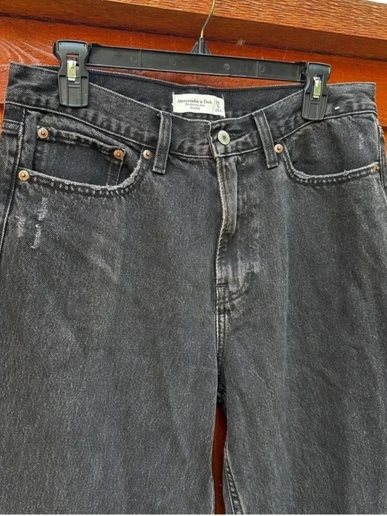 Abercrombie Mid Rise Slouchy Jeans - Picture 7 of 14
